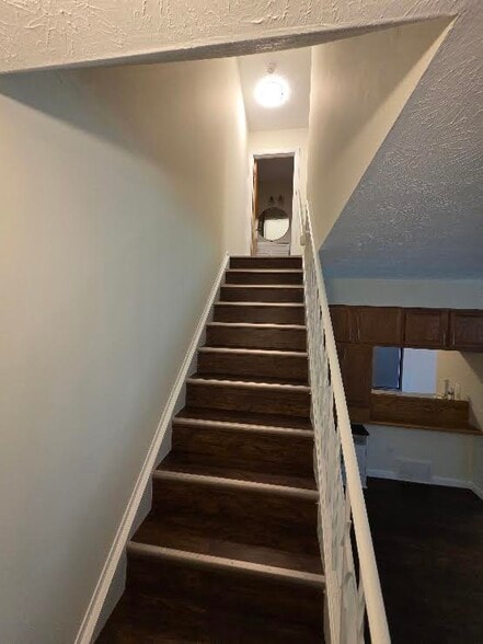 Building Photo - 9997 Independence Dr
