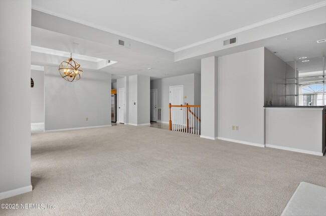 Building Photo - 400 E Bay St