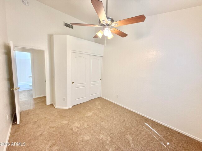 Building Photo - 13896 W Wilshire Dr