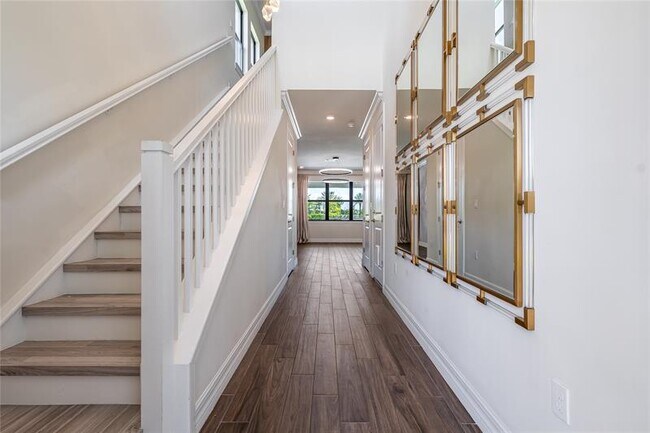 Building Photo - 4470 Gramercy Dr