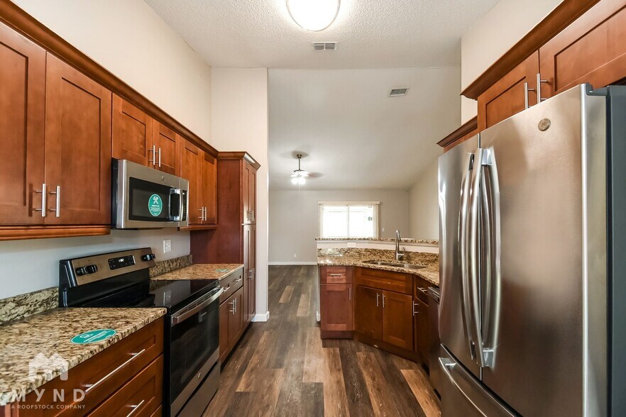 Building Photo - 100 Autumn Springs Ct W