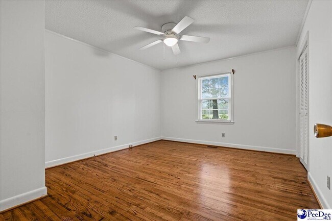 Building Photo - 2223 Camlin Ln