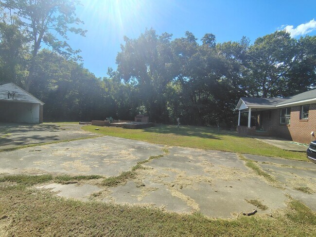 Building Photo - 485 Fayette Corner Dr