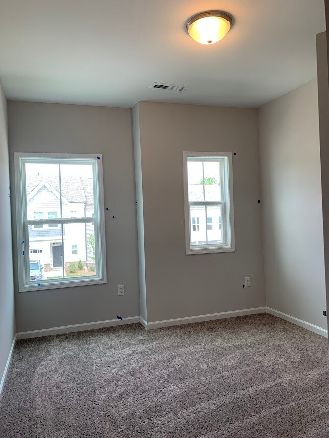 Building Photo - 843 Oak Center Dr