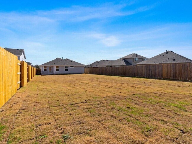 Building Photo - 308 Rimrock Ct