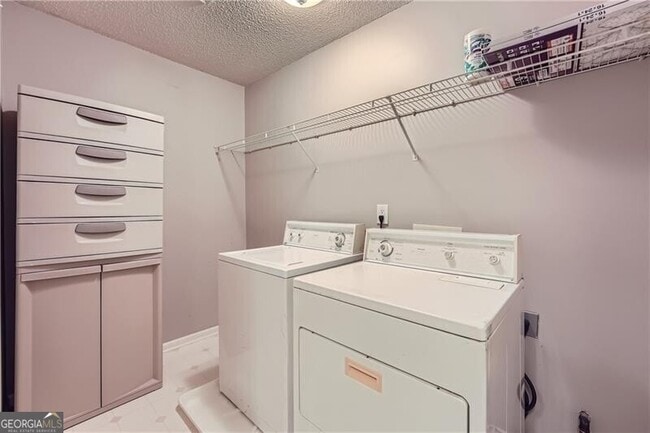 Building Photo - 102 Kenninghall Dr