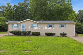 Building Photo - 923 Oak Vale Dr
