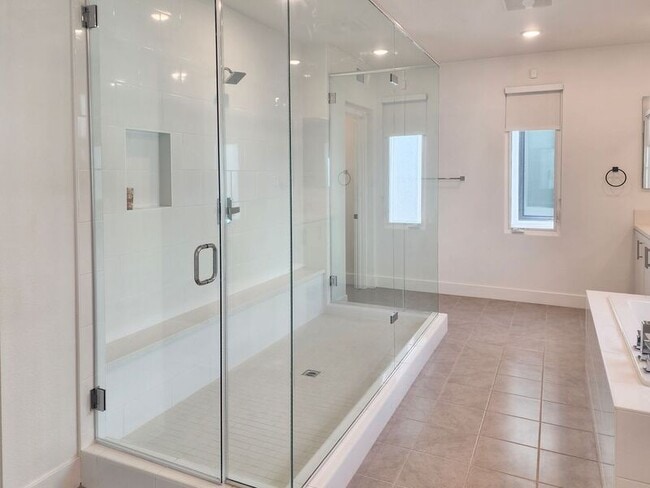 Building Photo - 16332 Dawn Wy