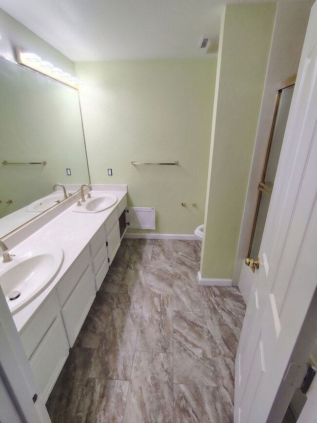 Building Photo - 1144 Trowbridge Way