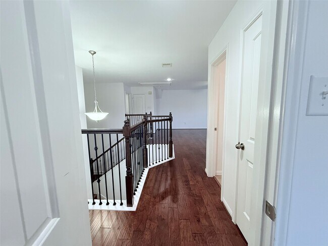Building Photo - 30515 Woodson Trace Dr