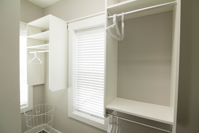 Building Photo - **COMING SOON!!** Furnished Custom-Built H...