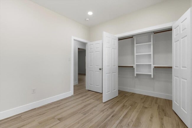 Building Photo - 109 Clear Spring St
