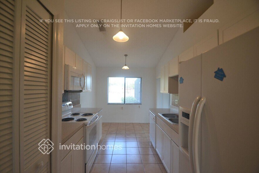 Building Photo - 6878 Limpkin Dr