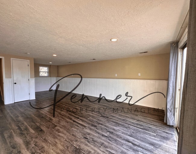 Building Photo - 2412 SW Jackson St