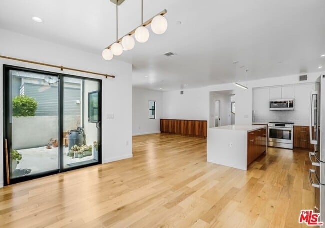 Building Photo - 3641 Greenwood Ave