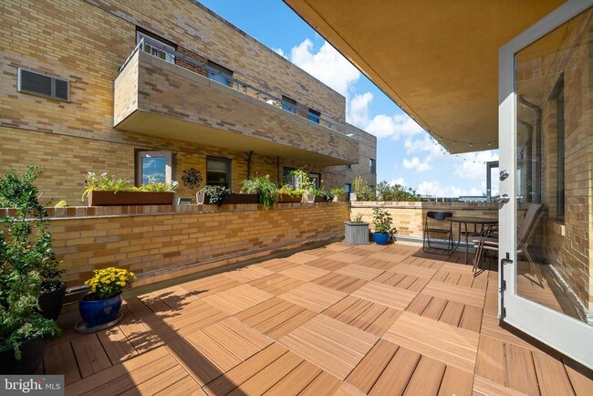 Building Photo - 2601 Pennsylvania Ave