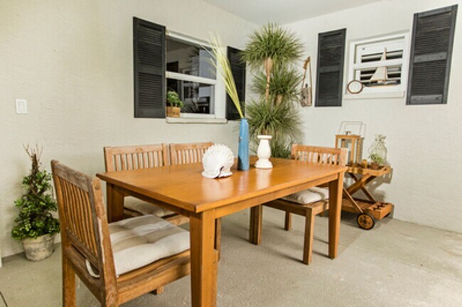 Building Photo - ANNUAL RENTAL - Beach Cottage with 2 Car Garage 'The Lakehouse' in tropical garden