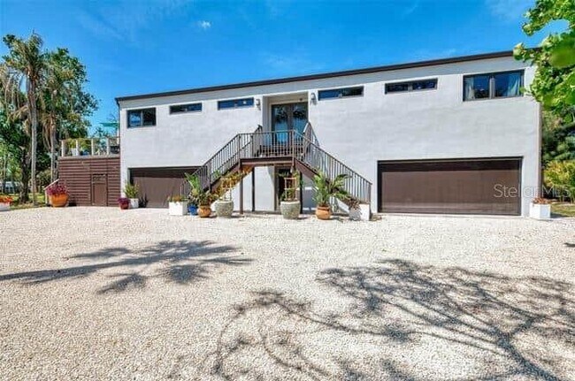 Building Photo - 760 S Oxford Dr