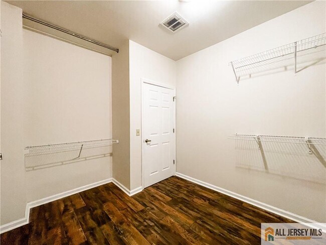 Building Photo - 105 Regency Pl