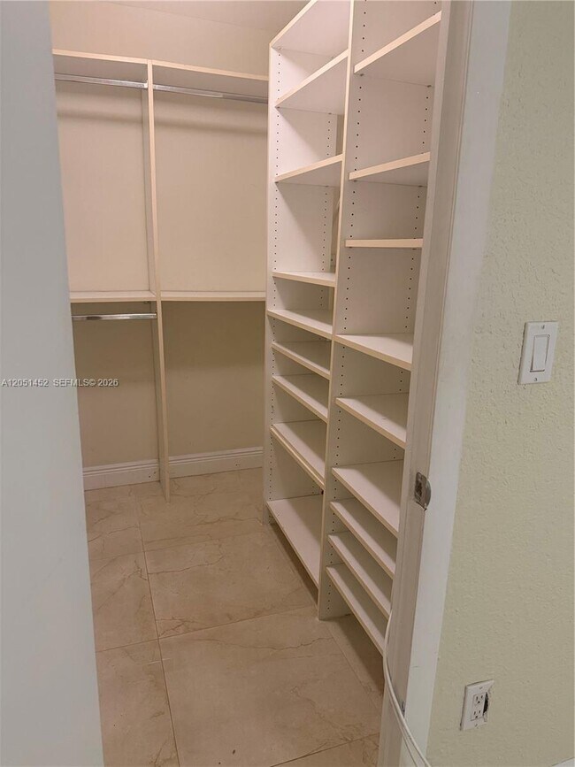 Building Photo - 16100 Kilmarnock Dr