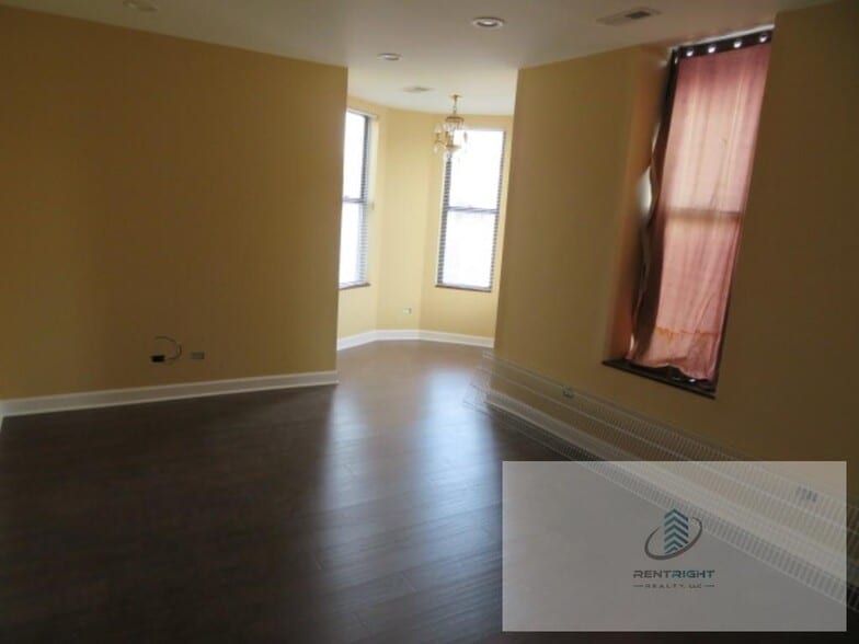 Building Photo - 1458 N Bosworth Ave