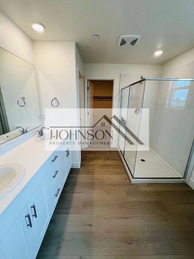 Building Photo - 16492 Bandon Ln