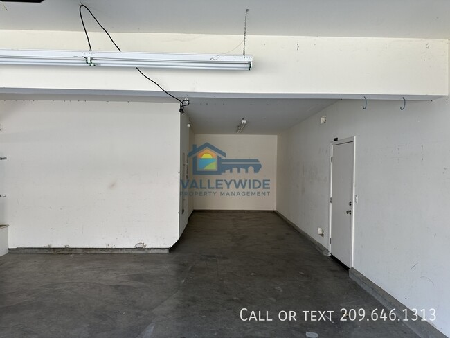 Building Photo - 2704 Acapulco Way