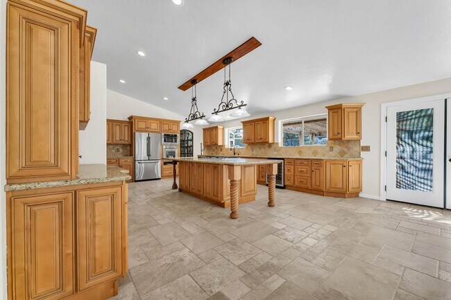 Building Photo - 155 Pioche Rd