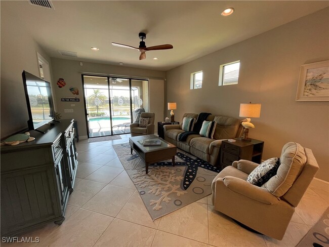 Building Photo - 7627 Jacaranda Ln