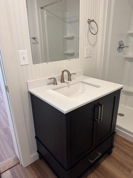 Building Photo - 440 B Aly