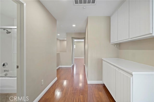 Building Photo - 18 Moonstone