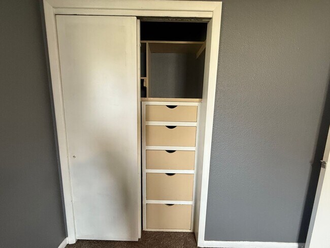 Building Photo - 508 12th St