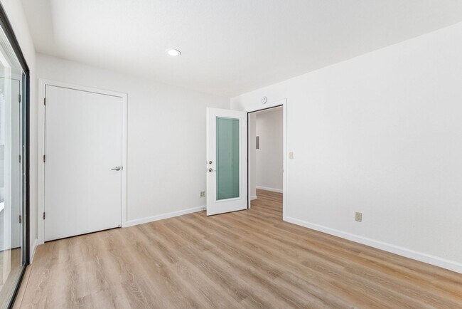 Building Photo - 1211 Lincoln Ave