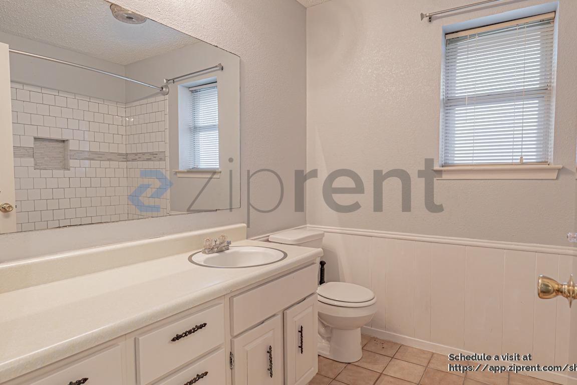 Building Photo - 1033 Princeton Pl