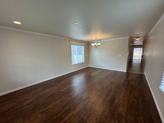 Building Photo - 1645 Sinclair Dr