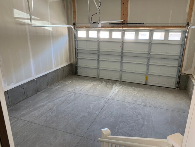 Building Photo - Rodrigues - Hendry Ln