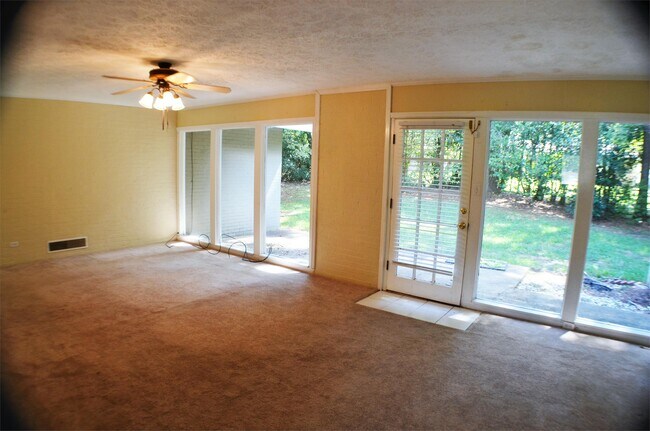 Building Photo - 3462 Biltmore Ave