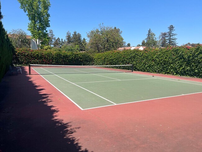 Building Photo - Sunny 1 bed 1 bath Condo in Santa Clara. L...