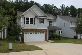 Building Photo - Beautiful 4 BR / 2.5 Bath Home Fairburn!