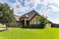 Building Photo - 112 Whitetail Dr