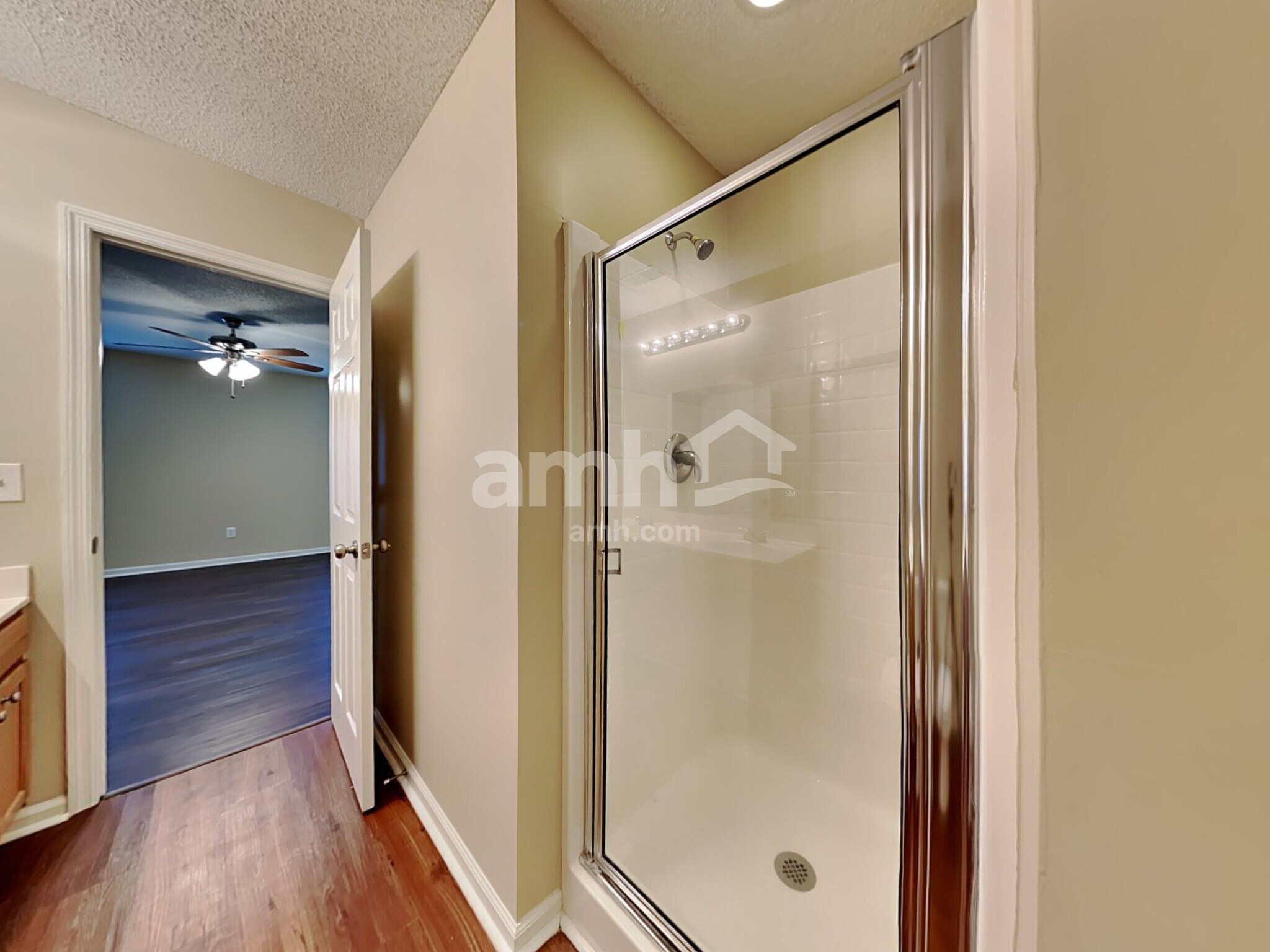 Building Photo - 101 Ducane St