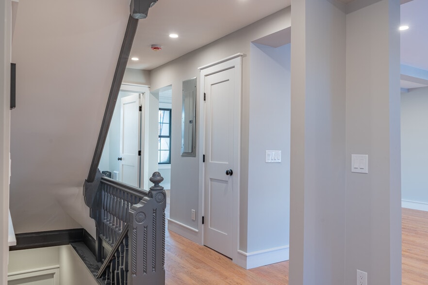 Building Photo - 85 Cannon St