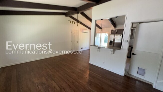 Building Photo - 7306 Larsen Ln