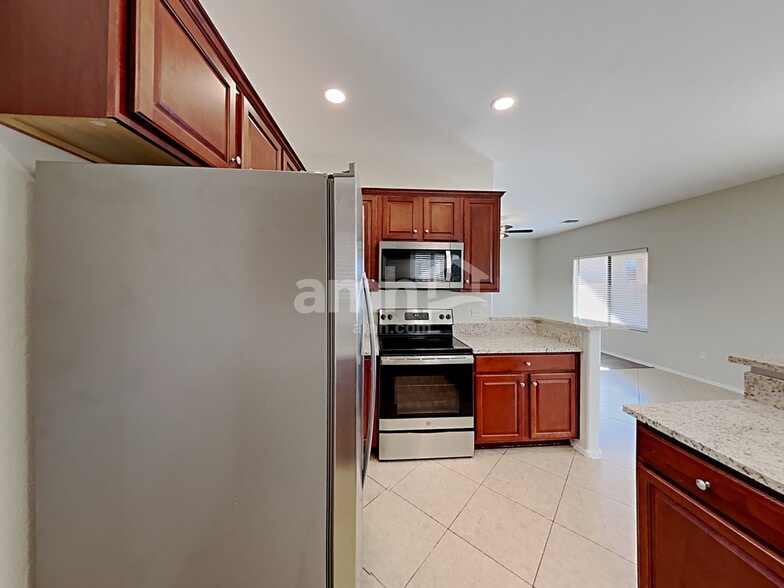 Building Photo - 7558 E Majestic Palm Ln