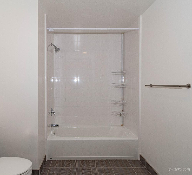 Building Photo - 1160 Mission St