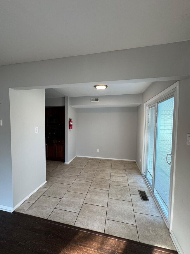 Building Photo - 3 Bed 1 Bath Home in Sicklerville