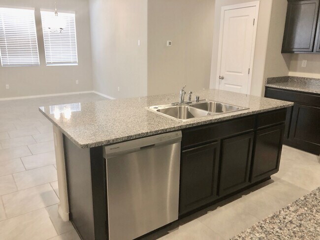 Building Photo - Amazing Home in Rio Rancho! Near Cleveland High School