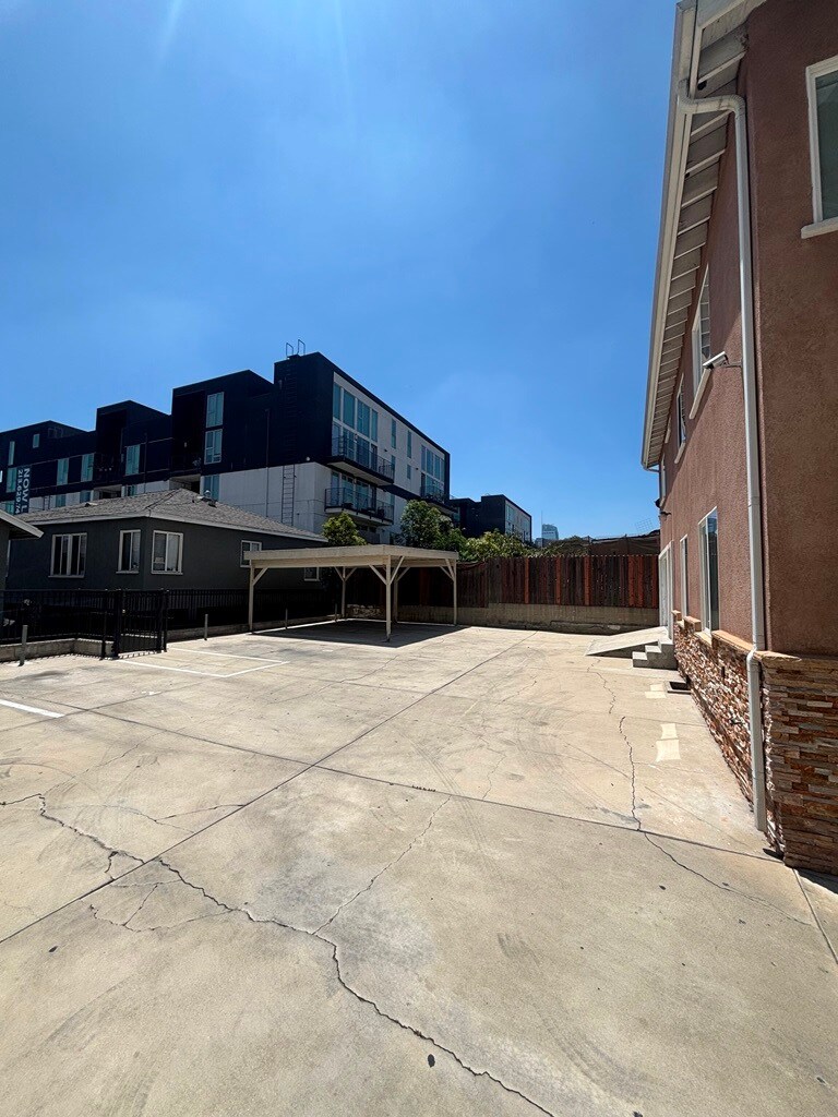 Building Photo - 414 Firmin St