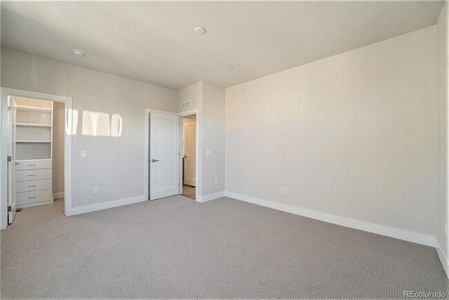 Building Photo - 2670 Westview Wy