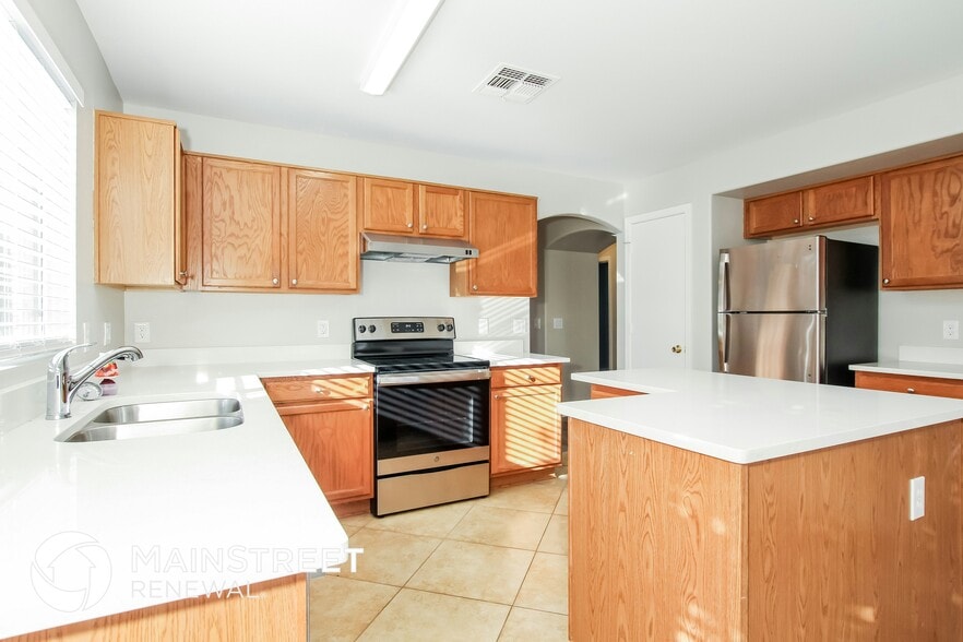 Building Photo - 12137 W Flores Dr